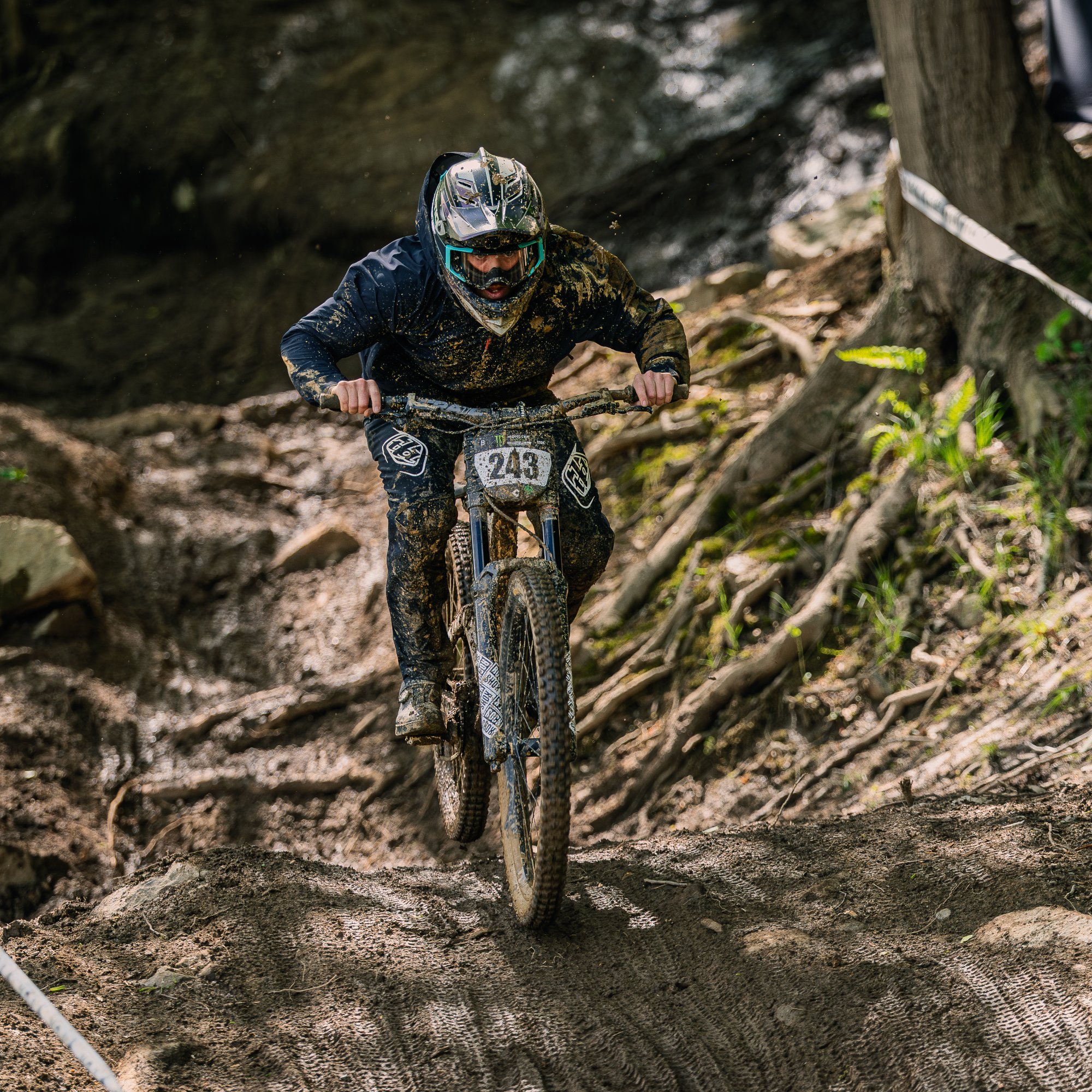 KINETiQ Racing — Mountain Bike